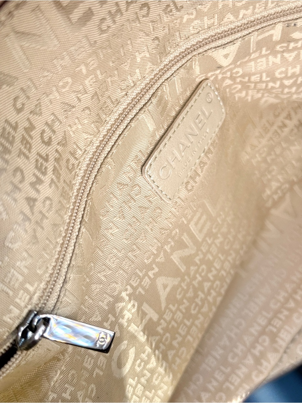 Auth CHANEL Tan Chocolate Bar East West Bag crazy stitch Quilted Leather Satchel - Picture 14 of 17
